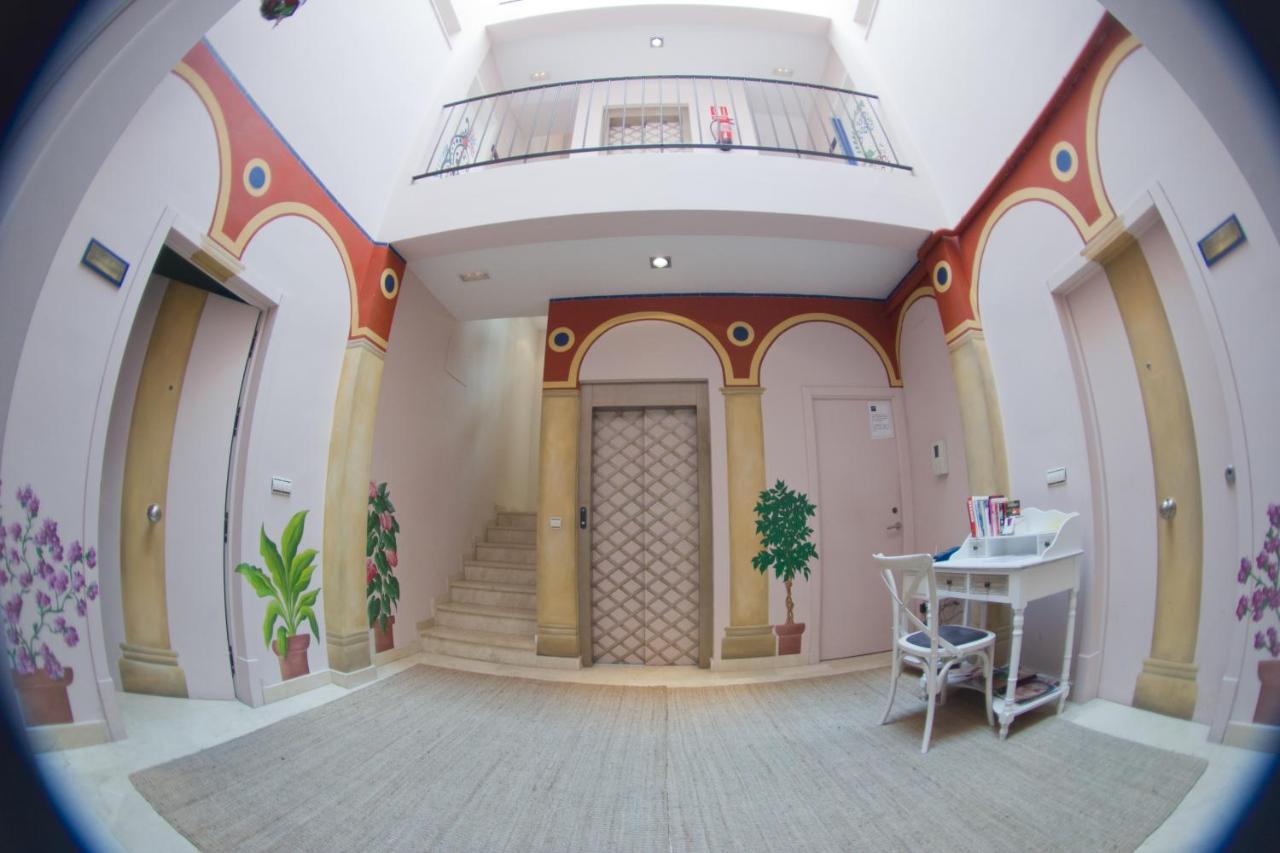 Life Apartments Giralda Suites Séville Extérieur photo